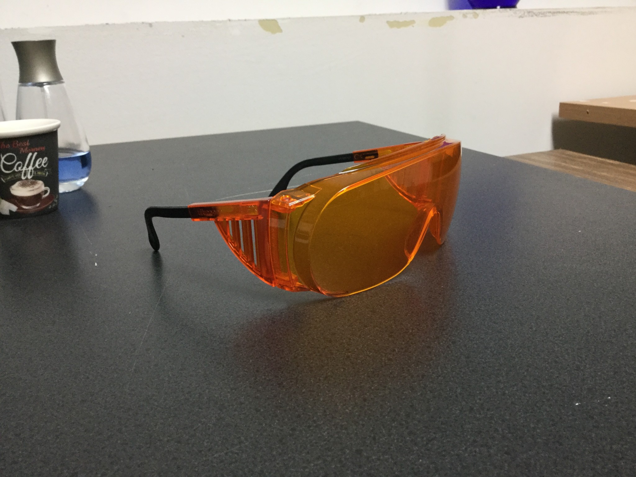 Wraparound Uvex SCT-Orange safetly glasses